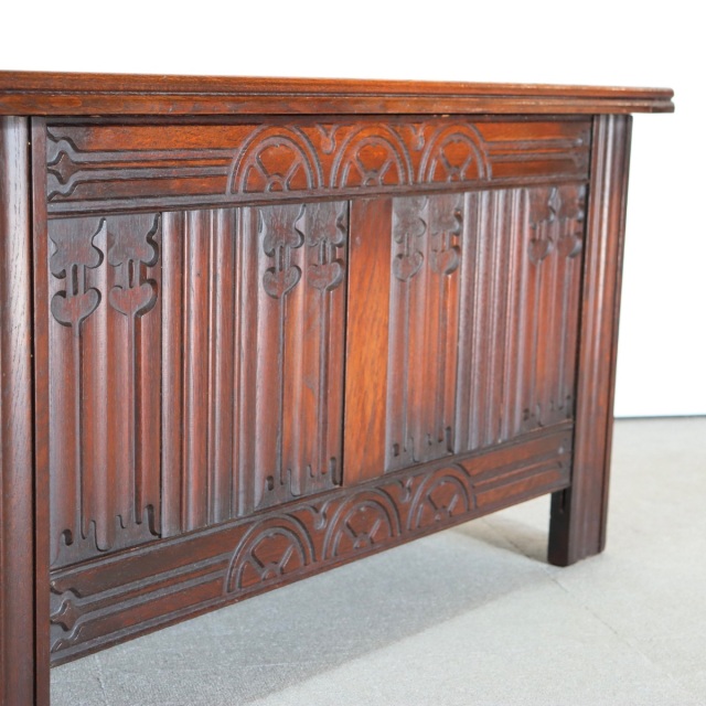 ストロングボーのヴィンテージボックス。