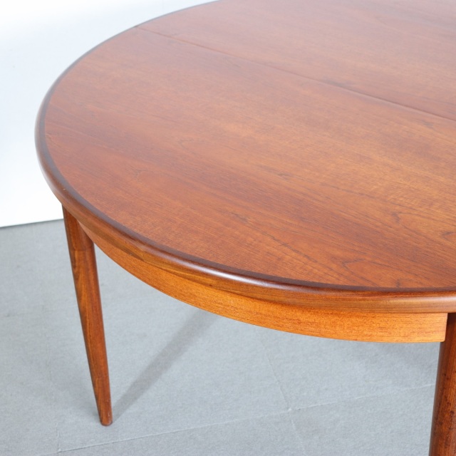 G-PLAN(ジープラン)ラウンドダイニングテーブル| ヴィンテージ家具