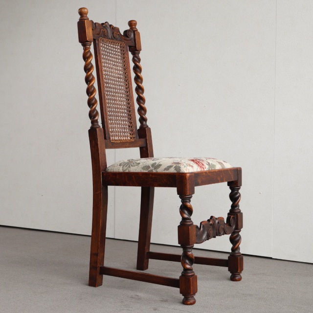 英国ヴィンテージのオーク材の籐製背もたれチェア