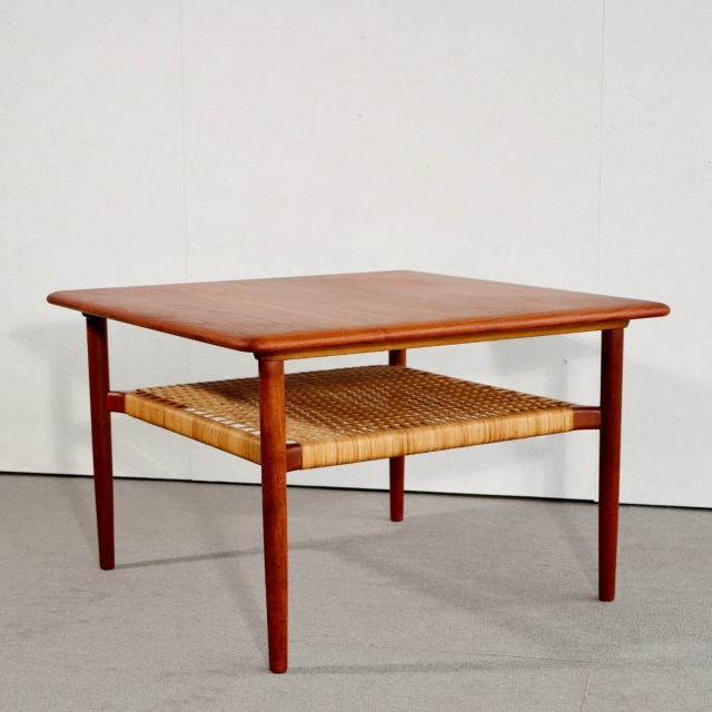 カート・ウストヴィKurt Ostervigのコーヒーテーブル