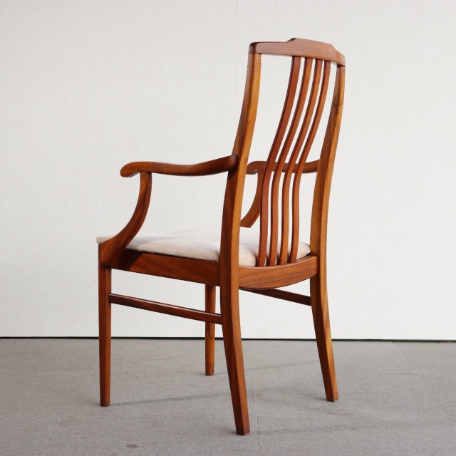 ベイスクラフトBEITHCRAFTのダイニングチェア