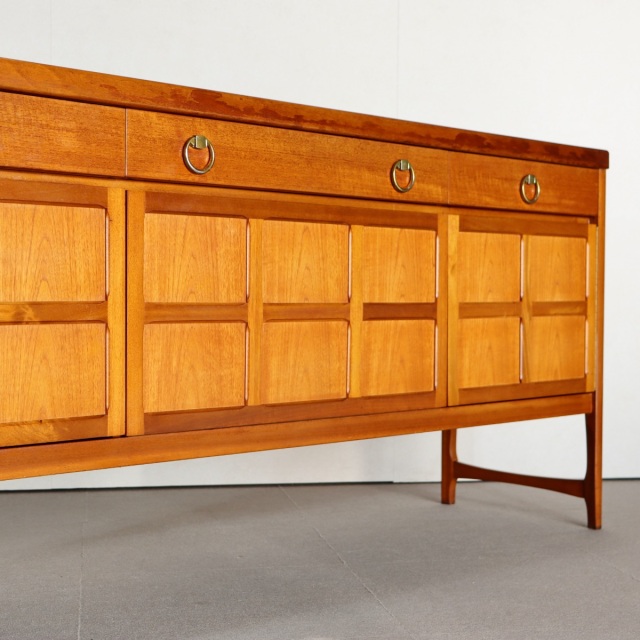 送料込み【自分ウケ】ネイサンNATHAN製サイドボード