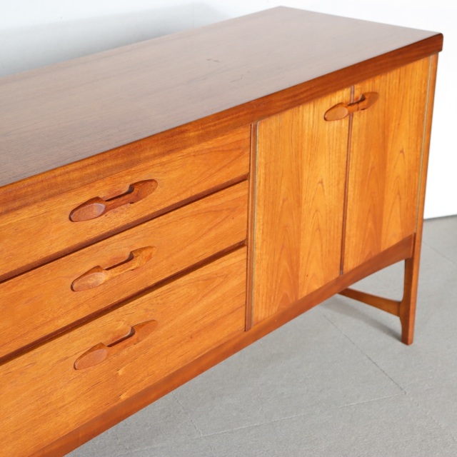 送料込み 【木目が大好きなあなた好み】ネイサンNATHAN製サイドボード