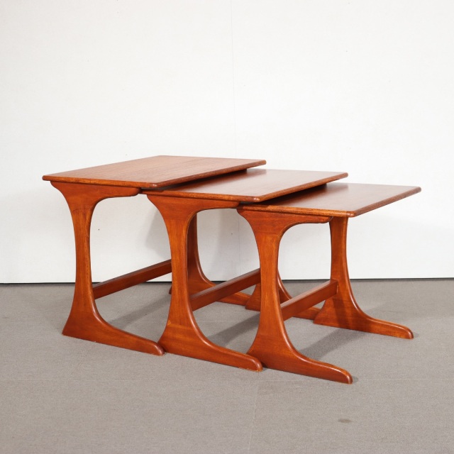 送料込み】【ただモノではない親方が作ったネストテーブル