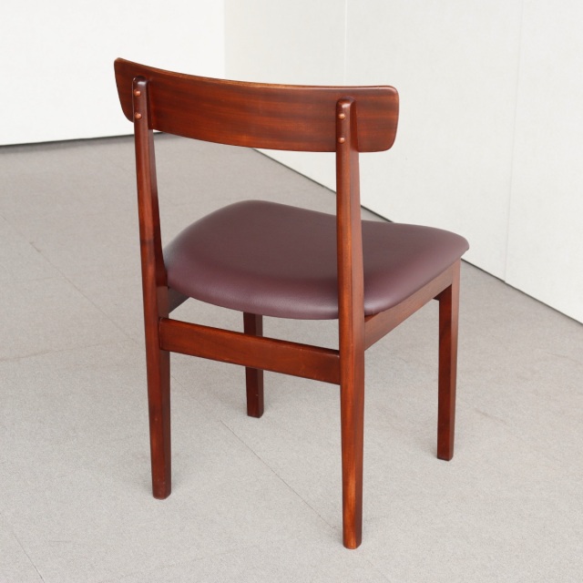 ヤンガーYoungerのダイニングチェア