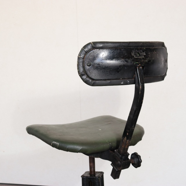送料込み】いす。 100年前の鉄。 1930s Tan sad machinists/factory