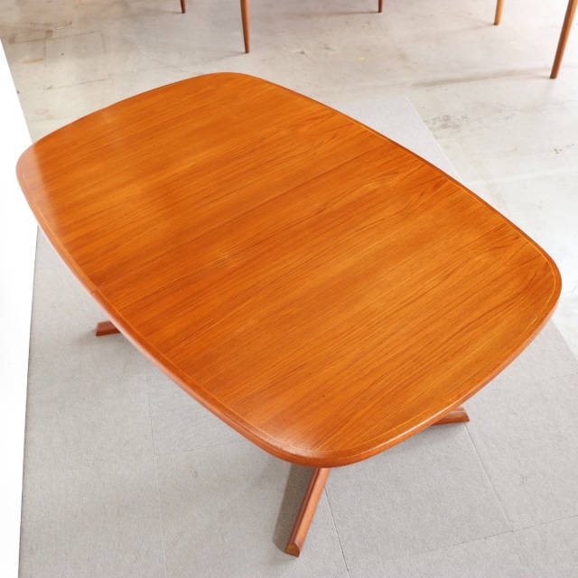 デンマーク Gudme Møbelfabrik ダイニングテーブル グドメ / Gudme Mobelfabrick 伸長式ダイニングテーブル チーク無垢