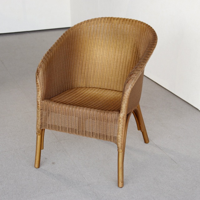 ロイドルームのアームチェア