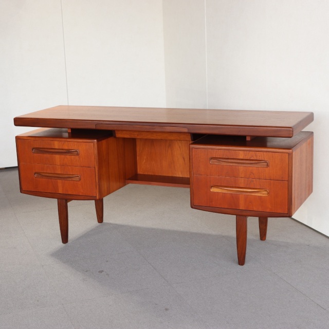 G-PLAN 「Tola&Black」ドレッサー　【⚠️デスク部分⚠️】 G-PLAN 「Tola&Black」ドレッサー 【⚠️デスク部分⚠️】 G