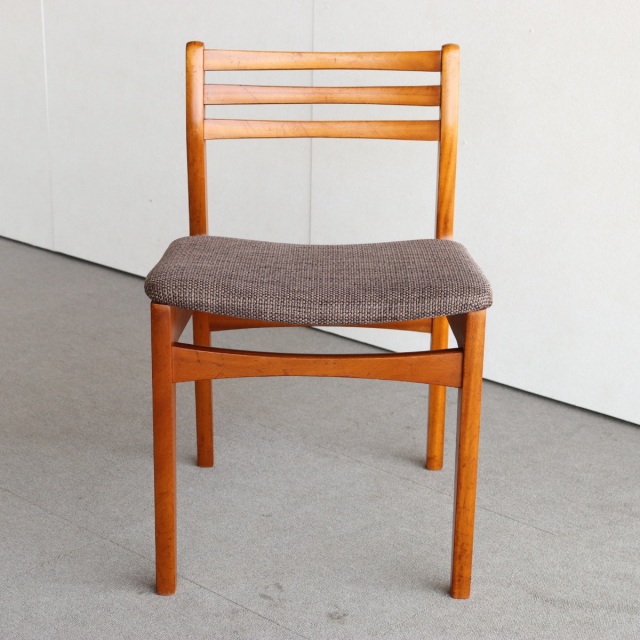 英国アンティーク ダイニングチェア 【張替済】 英国 アンティーク ダイニングチェア ヴィンテージ 【張替済】 英国