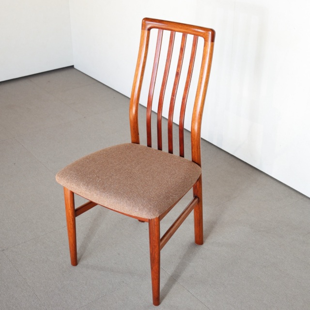 デンマーク製ダイニングチェア by Schou Andersen 座面は世界の尾州
