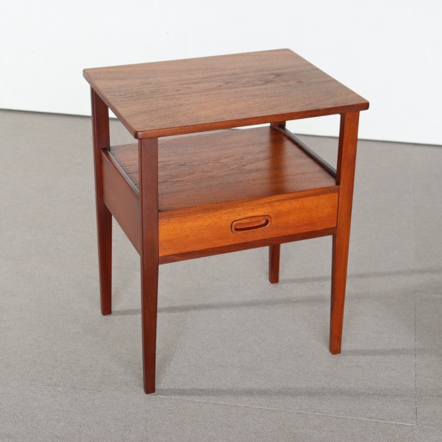 82859★英国 ヴィンテージ ソーイングボックス サイドテーブル チーク 送料込み】【小さいこととは、「足りない」のではなく「十分すぎない