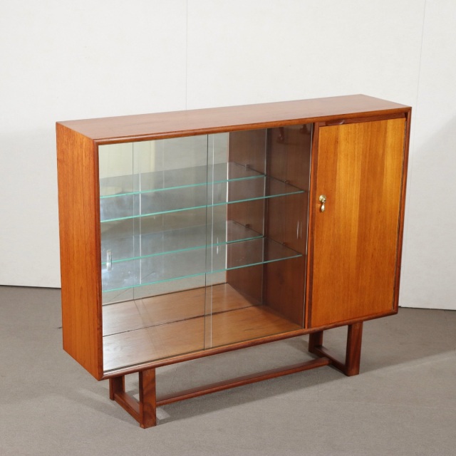 ターニッジTURNIDGEガラスキャビネット
