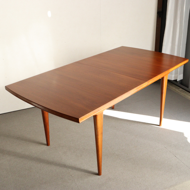 アルフレッド・コックスalfred coxのダイニングテーブル