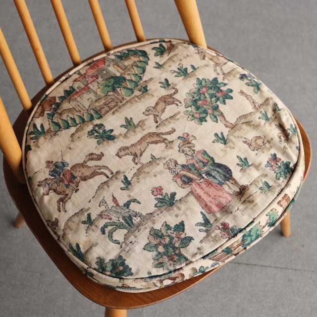 ERCOL 椅子用クッション未使用（狩猟柄刺繍）と使用感有り雉柄の2枚組み アーコールERCOL祭り！ クッション 椅子と同時購入のみ！送料