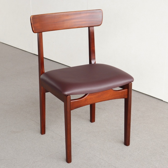 ヤンガーYoungerのダイニングチェア