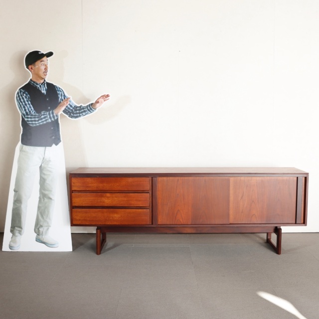 送料込み 【息子よ！店長のお話】ホワイトアンドニュートン製サイドボード