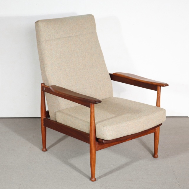 ガイロジャース製アームチェア。贅沢な一人掛けソファが暮らしに穏やかをもたらす。