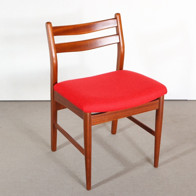 ジェンティーク製ダイニングチェア。