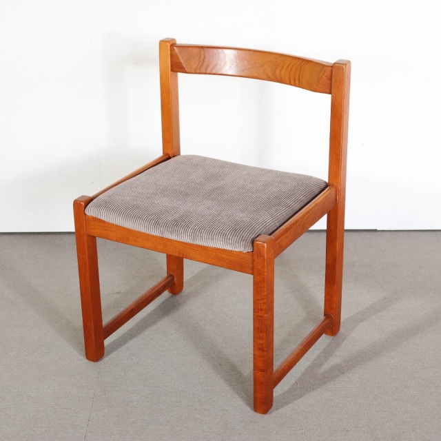 英国ヴィンテージのダイニングチェア