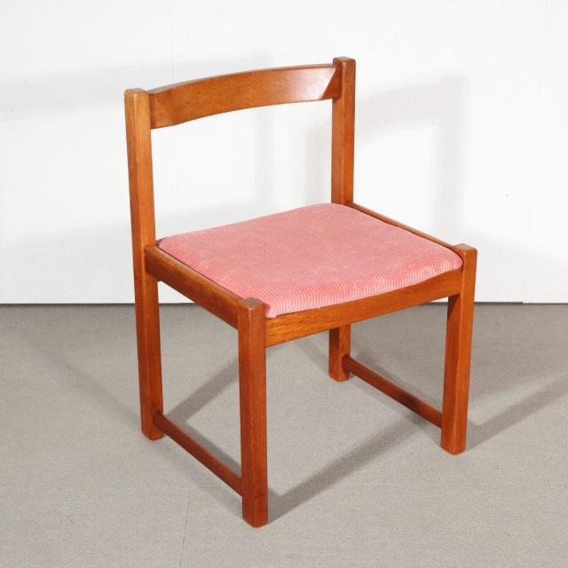 英国ヴィンテージのダイニングチェア