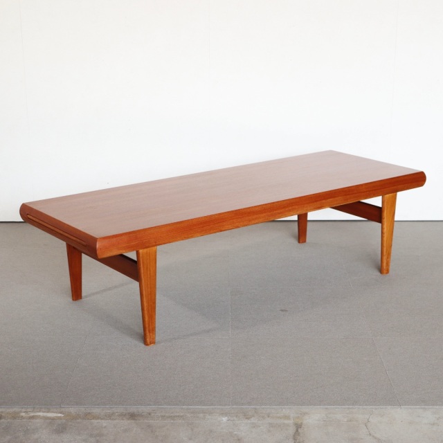 デンマーク製チーク材のヴィンテージコーヒーテーブル