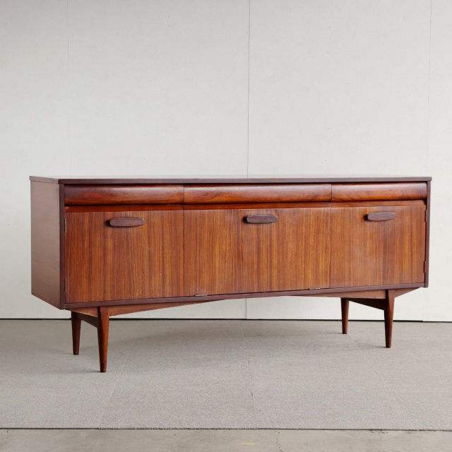 英国ヴィンテージ家具 ELLIOTTS OF NEWBURY（エリオッツ・オブ・ニュー