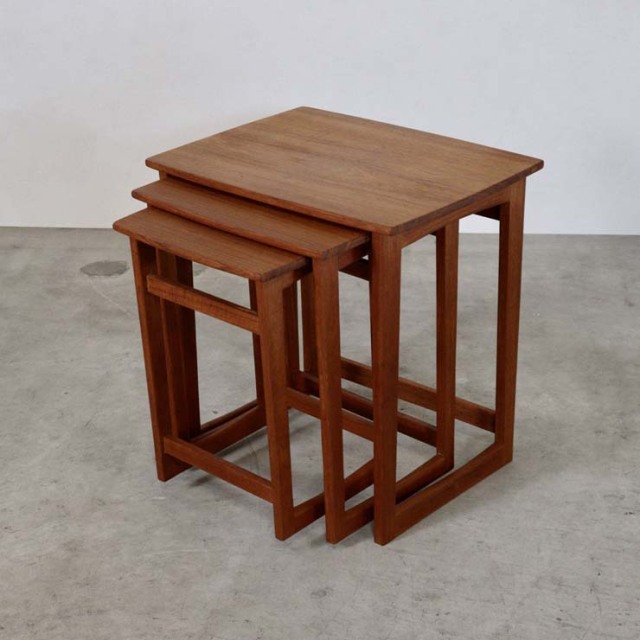 イギリス　ネストテーブル　英国家具 Simple Vintage Nest Table 商品番号【122078】