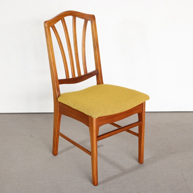 英国ヴィンテージのダイニングチェア。