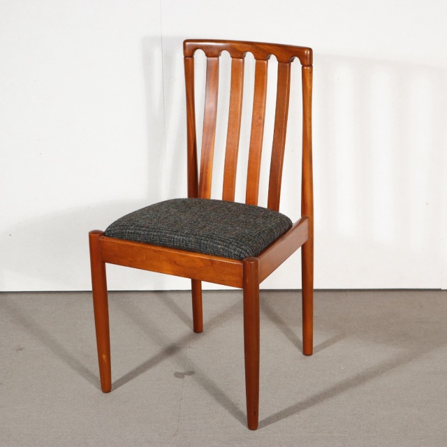 英国ヴィンテージ家具 MEREDREW（メレデュー）｜繊細なラインと誠実な