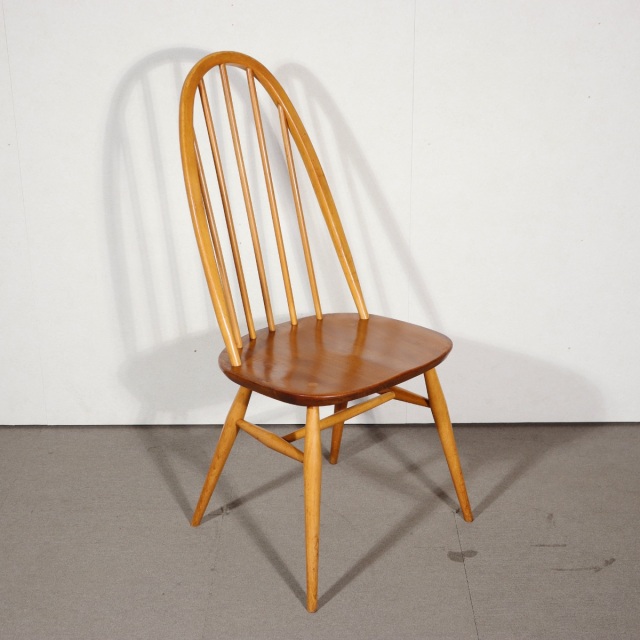 アーコールERCOLのクエーカーチェア。