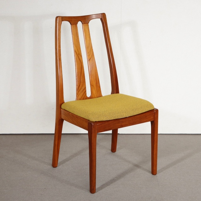 英国ヴィンテージ家具 NATHAN（ネイサン）｜誠実な造りと端正なチーク