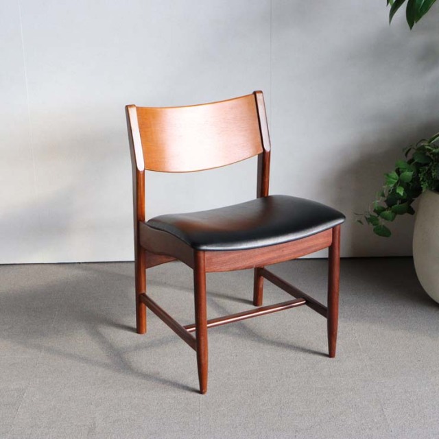 チーク材の英国ヴィンテージのダイニングチェア