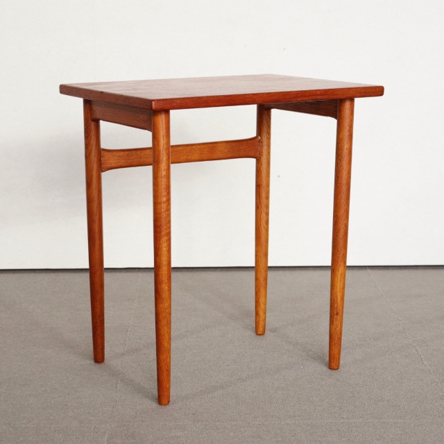 デンマーク　チーク材　サイドテーブル　北欧家具　北欧ビンテージ デンマーク製 サイドボード チーク材 1950年代製 北欧ビンテージ