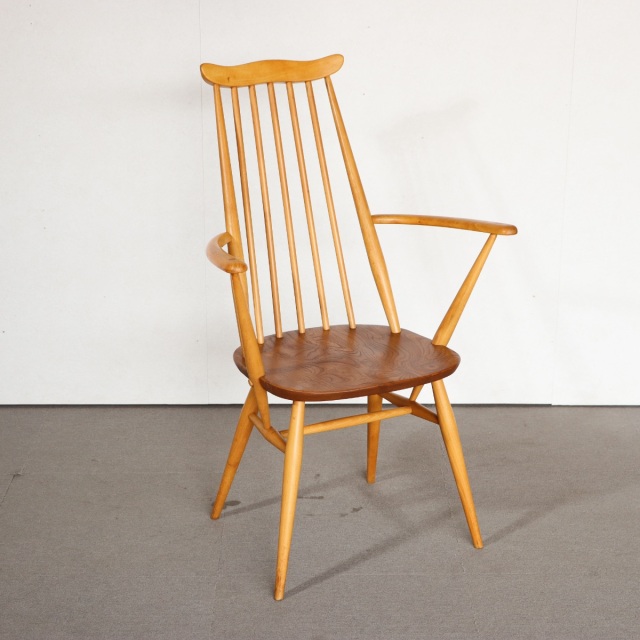 アーコールERCOLゴールドスミスのアームチェア