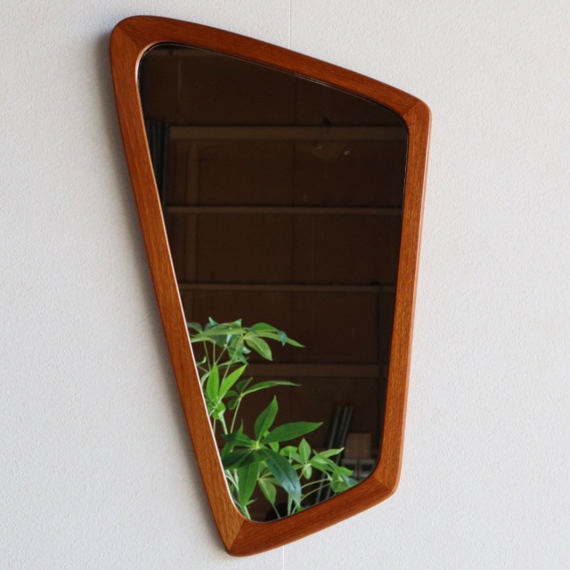 英国ヴィンテージのチークミラー