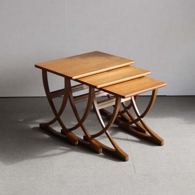 ネイサンNATHANのネストテーブル