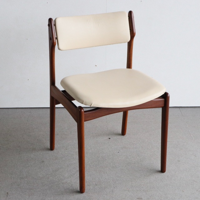 エリックバックERIK BUCHSのダイニングチェア