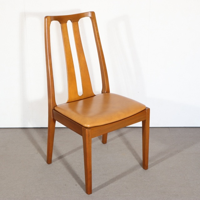 英国ヴィンテージ家具 NATHAN（ネイサン）｜誠実な造りと端正なチーク