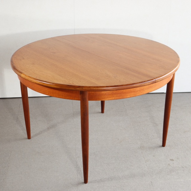 ジープランG-PLANのダイニングテーブル