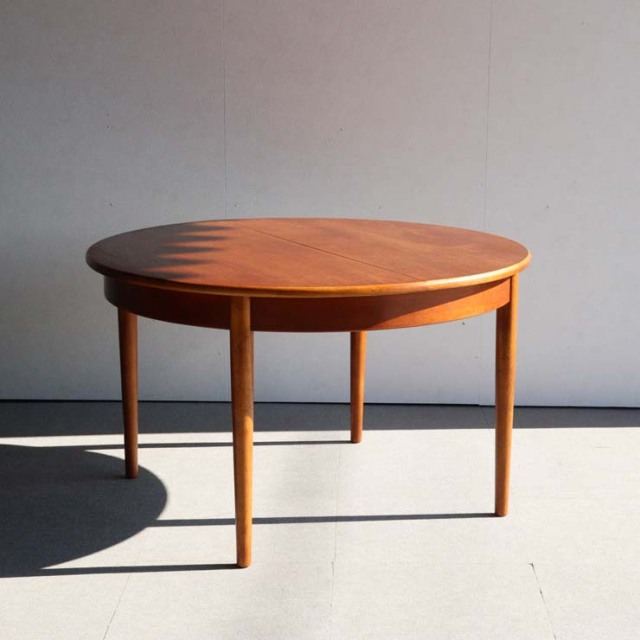 waiwaiビンテージ　ラウンドダイニングテーブル　 剥離 ビンテージ ラウンドダイニングテーブル 剥離