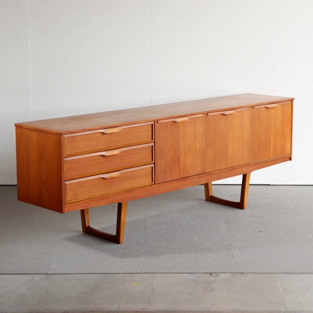 ストーンヒルSTONEHILLのサイドボード