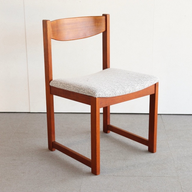 英国ヴィンテージのチーク材のチェア