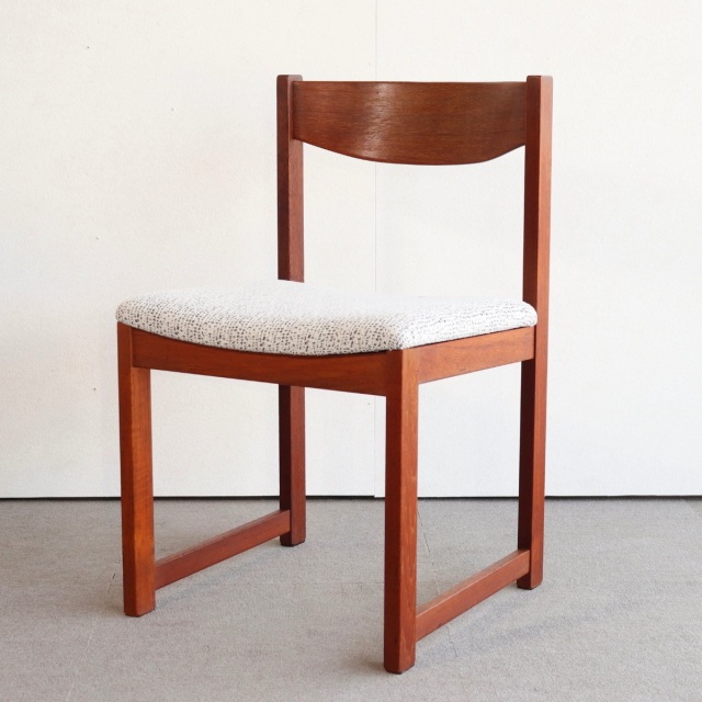 英国ヴィンテージのチーク材のチェア