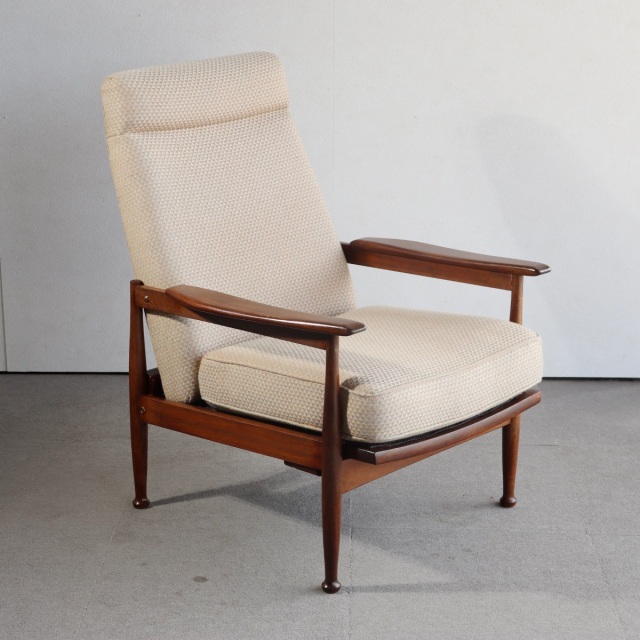 英国ヴィンテージ家具 GUY ROGERS（ガイ・ロジャース）｜構造美と快適