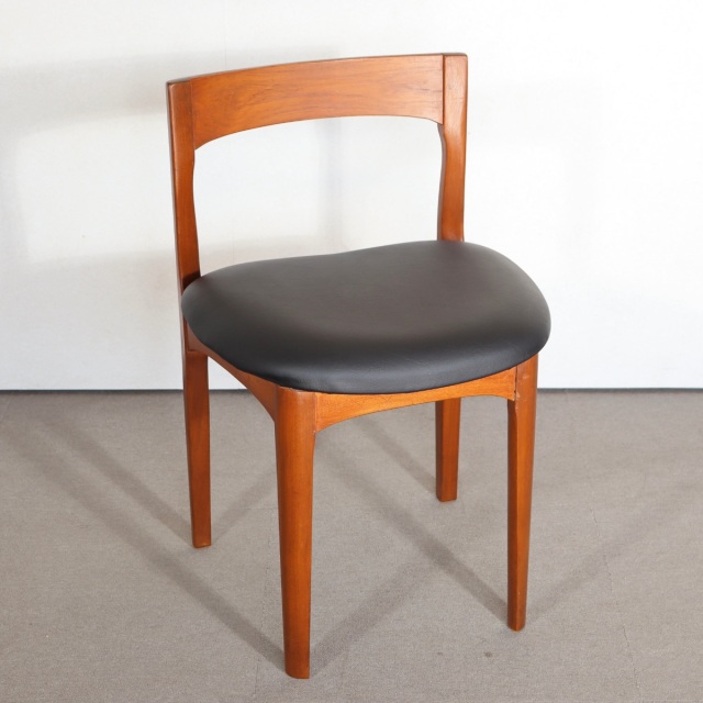 英国ヴィンテージ家具 NATHAN（ネイサン）｜誠実な造りと端正なチーク