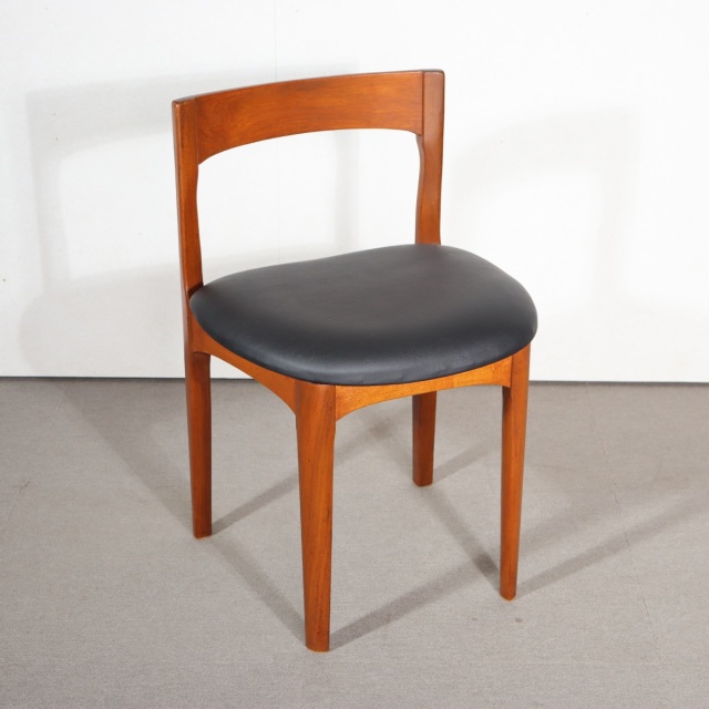 英国ヴィンテージ家具 NATHAN（ネイサン）｜誠実な造りと端正なチーク