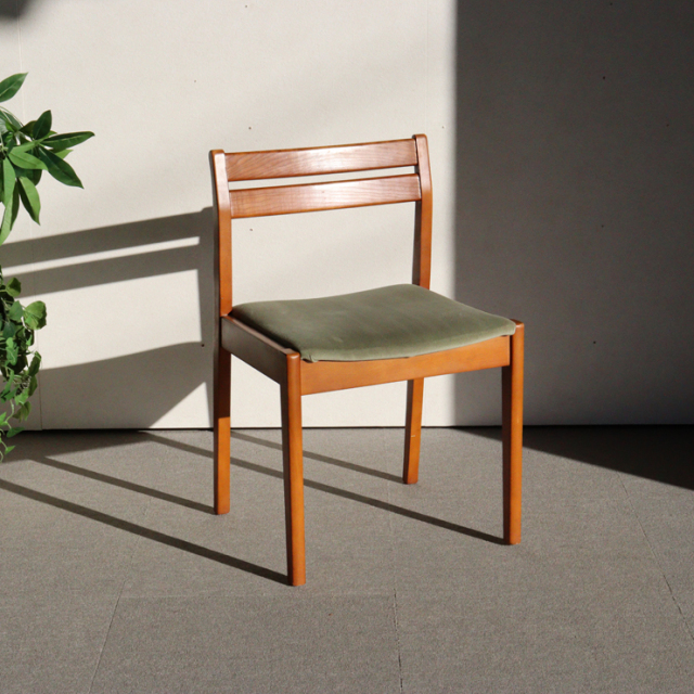 デンマーク製のヴィンテージダイニングチェア