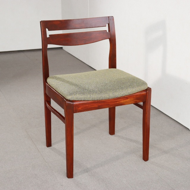 ネイサンNathanのダイニングチェア