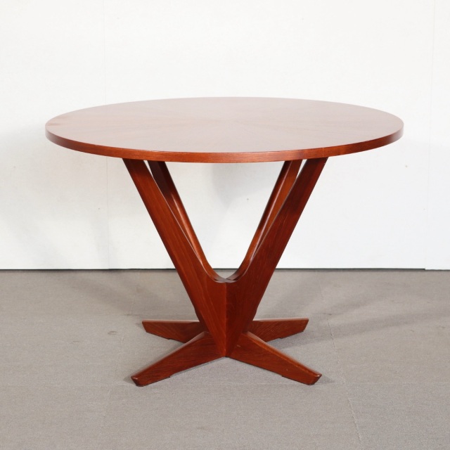 デンマーク製サイドテーブル。Holger Georg Jensenデザイン。